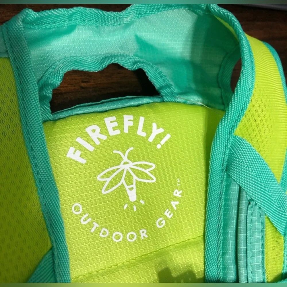 Firefly! Outdoor Gear unisex outdoor camping backpack green. 11”X 4.5” X 16”